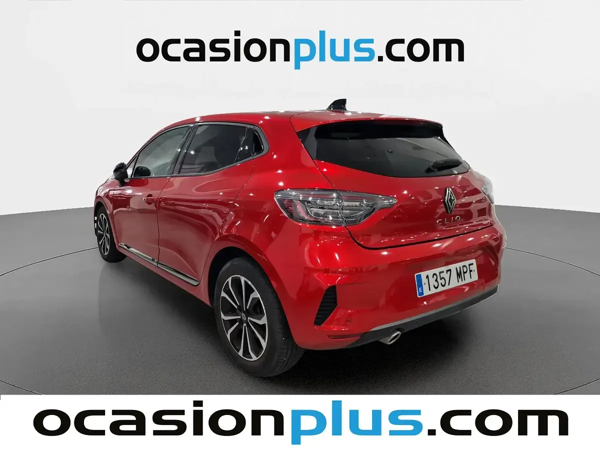 Usado Renault Clio Techno 91 CV (66 kW) 2024 Rojo Utilitario
