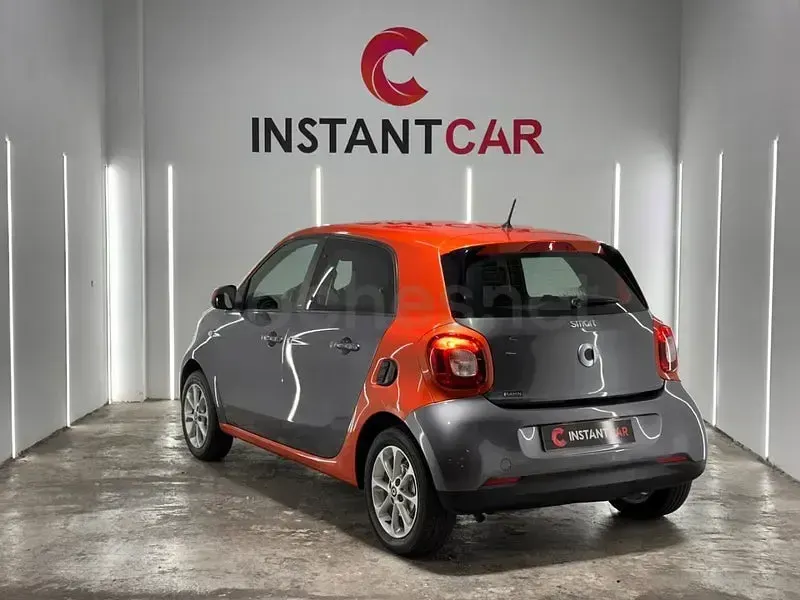 Usado Smart ForFour 90 CV (66 kW) 2018 Gris / plata Utilitario