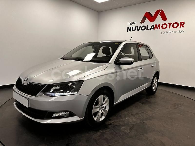 Gris / plata Usado 2017 Skoda Fabia Active Berlina | 10.490 € (Precio justo) - Imagen 1/4