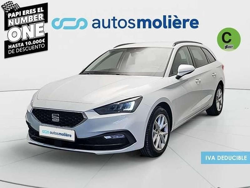 Usado Seat Leon Style 150 CV (110 kW) 2021 Blanco Familiar