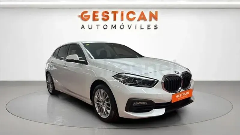 Używany BMW 118 140 KM (102 kW) 2021 Biały Hatchback