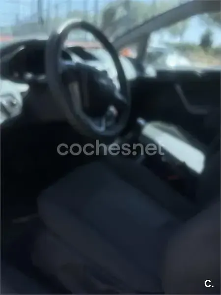 Usado Ford Fiesta Trend 82 CV (60 kW) 2011 Gris / plata Berlina