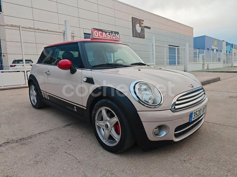 Usado Mini Cooper D 112 CV (82 kW) 2010 Beige Utilitario