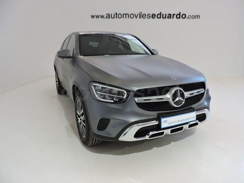 Usado Mercedes GLC300e 320 CV (235 kW) 2020 Gris / plata Coupe