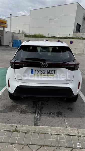 Usado Toyota Yaris Cross Business Edition 116 CV (85 kW) 2025 Blanco SUV