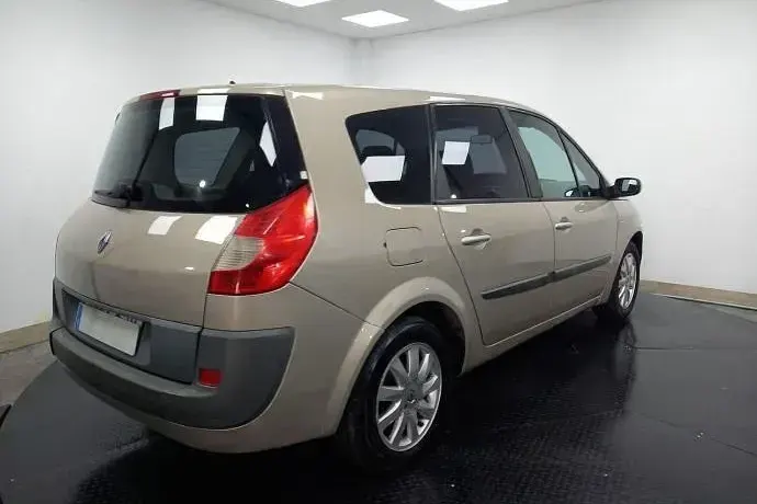 Usado Renault Scenic E-Tech 112 CV (82 kW) 2008