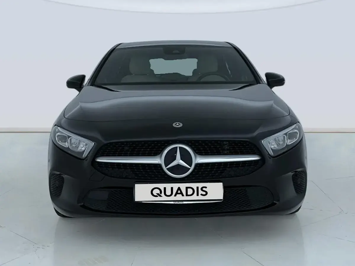 Usado Mercedes A180 136 CV (100 kW) 2022 Negro Utilitario