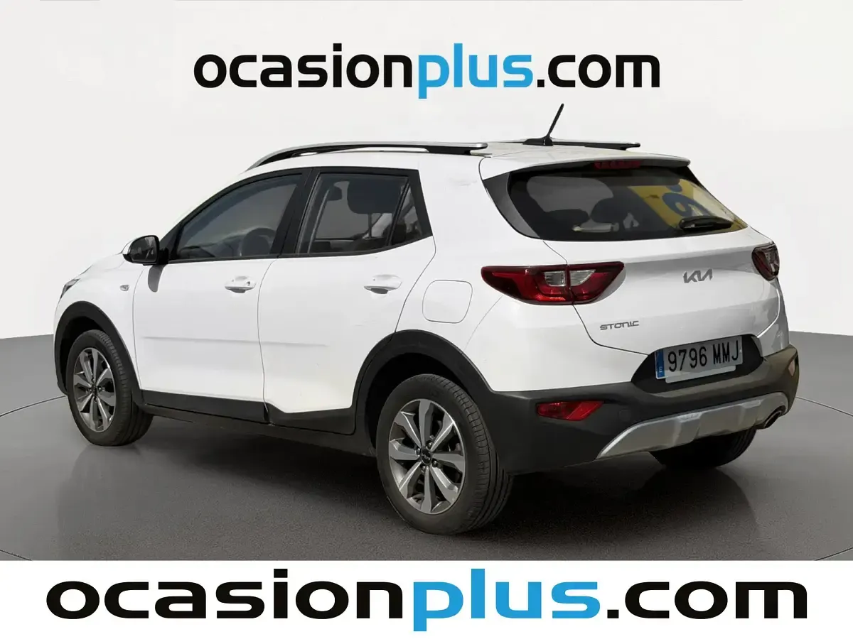 Usado Kia Stonic 84 CV (61 kW) 2023 Blanco SUV