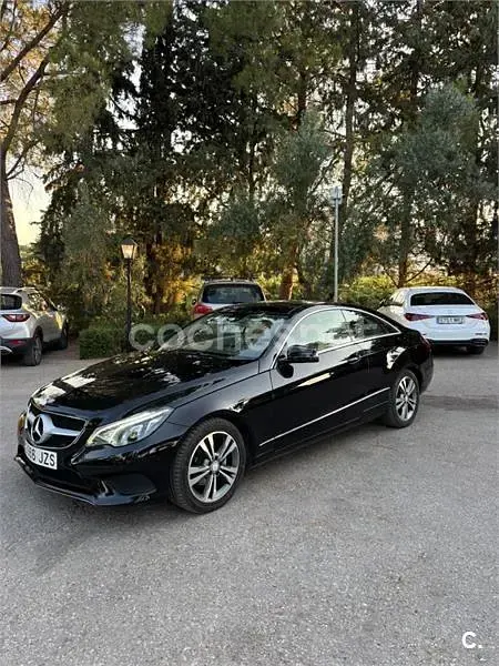Usado Mercedes E220 Elegance 170 CV (125 kW) 2014 Negro Coupe