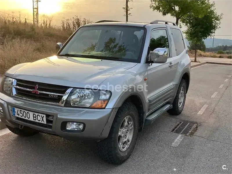 Usado Mitsubishi Montero 165 CV (121 kW) 2000 Gris / plata SUV