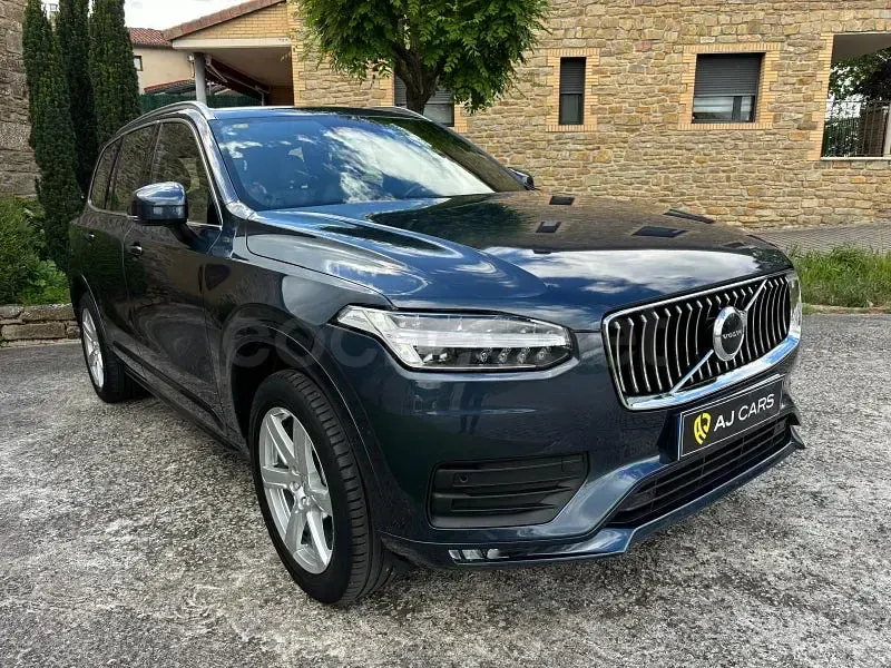 Usado Volvo XC90 Momentum 235 CV (172 kW) 2021 Azul SUV