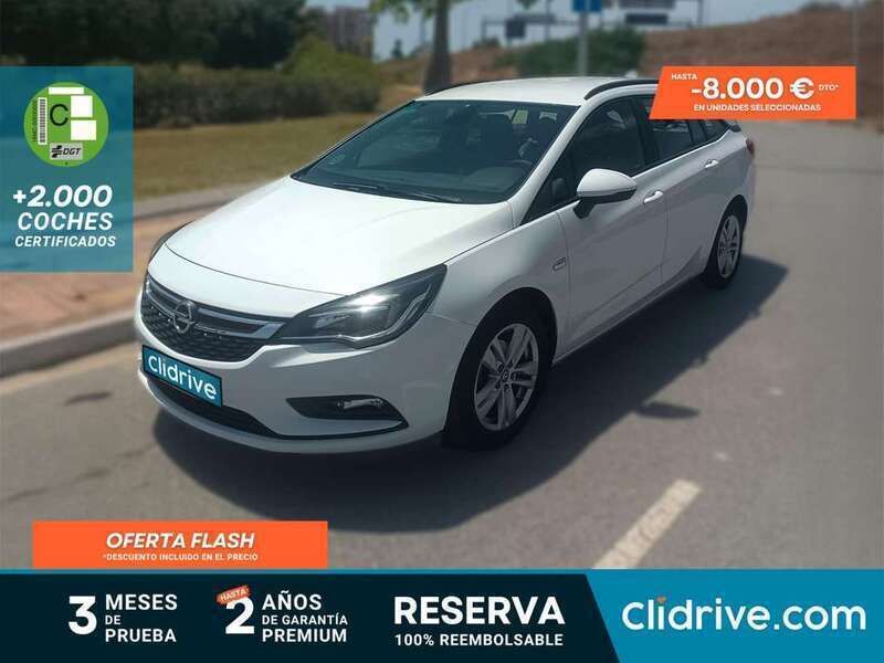 Blanco Usado 2017 Opel Astra Selective Familiar | 7890 € (Precio justo) - Imagen 1/3