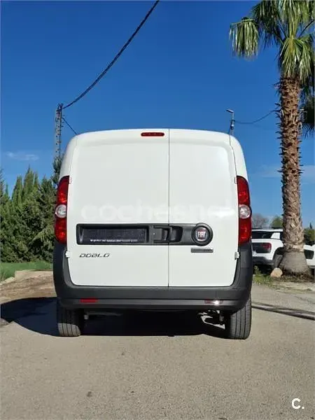 Usado Fiat Doblò Active 75 CV (55 kW) 2010 Blanco Monovolumen