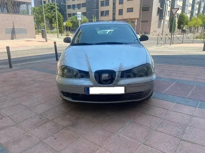 Usado Seat Ibiza Reference 100 CV (73 kW) 2005 Azul Utilitario