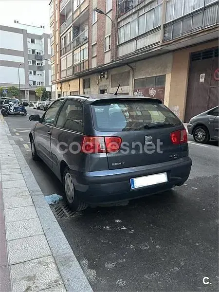 Usado Seat Ibiza Stella 68 CV (50 kW) 2001 Negro Utilitario