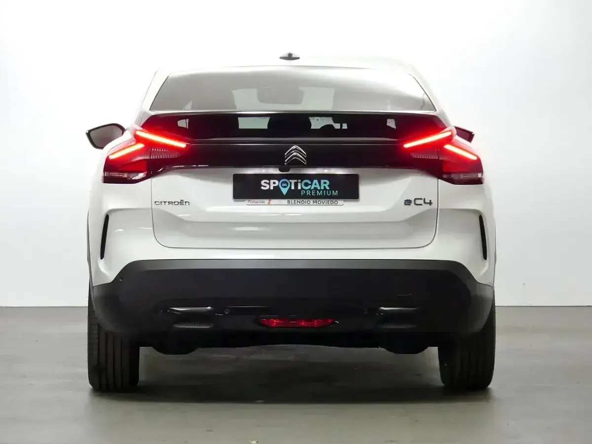 Usado Citroën e-C4 Shine 100 kW (136 HP) 2021 Branco Citadino