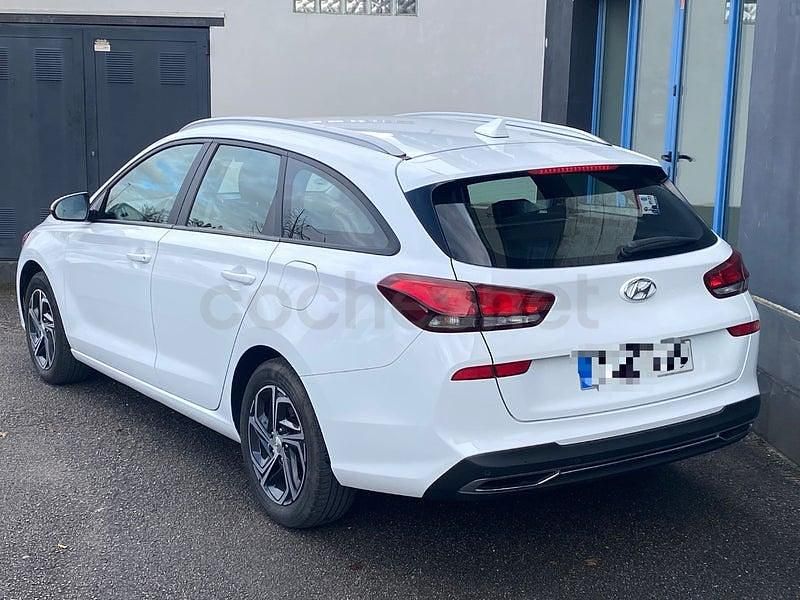 Begagnad Hyundai i30 116 HK (85 kW) 2022 Vit Kombi