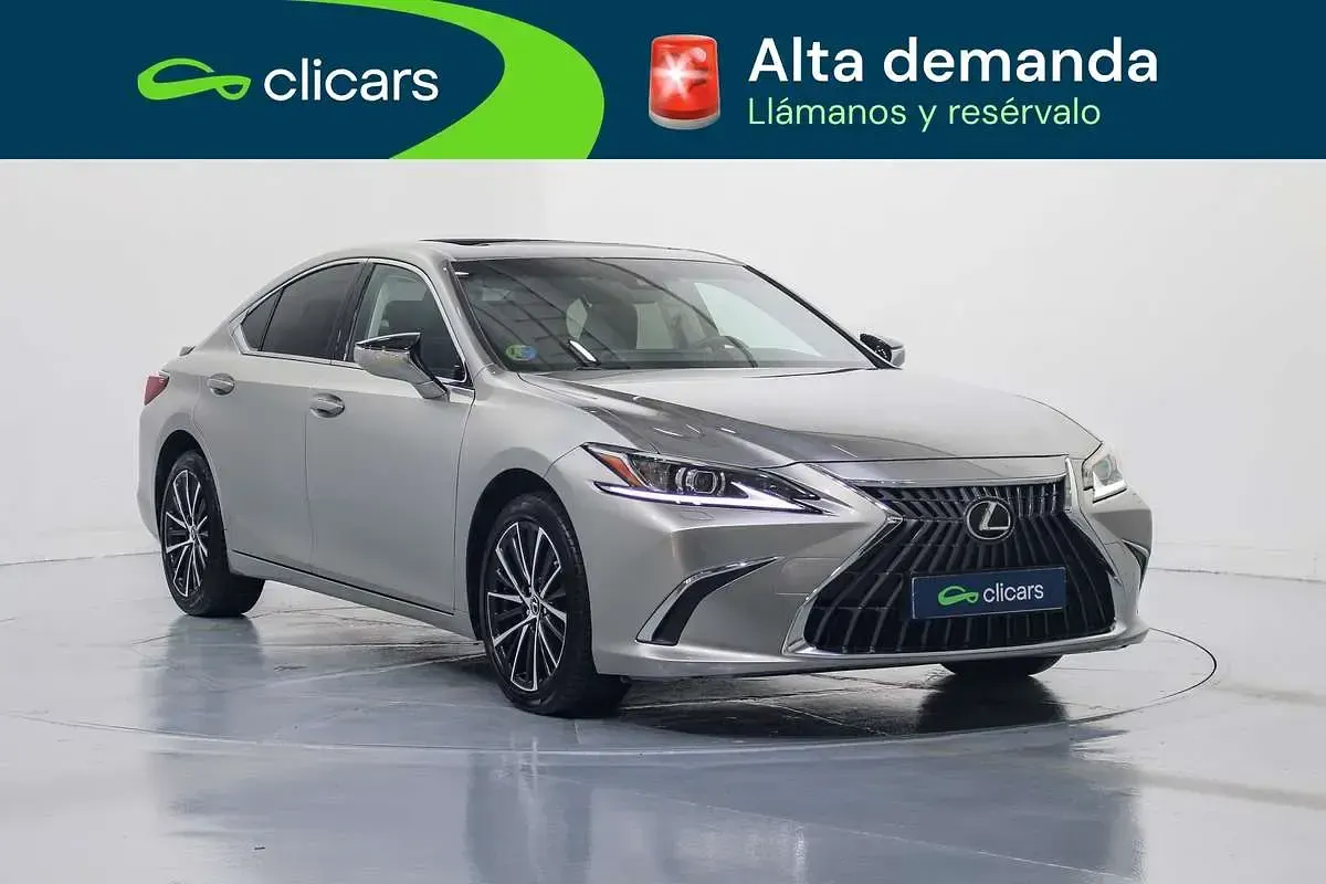 Usado Lexus ES300 178 CV (130 kW) 2024 Plateado Berlina