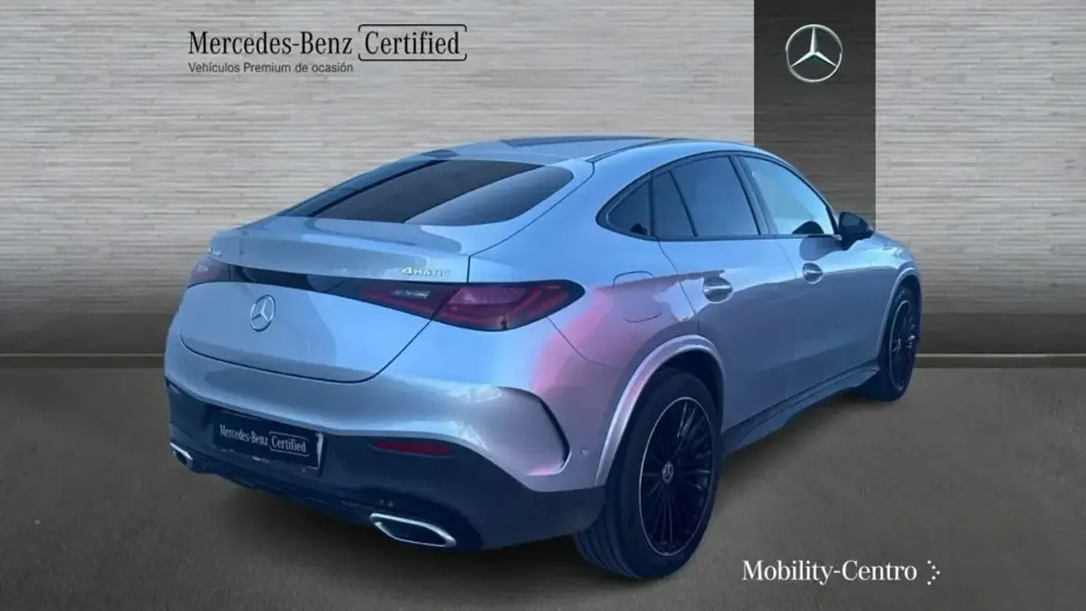 Usado Mercedes GLC300 AMG line 258 CV (189 kW) 2024 Gris / plata Coupe