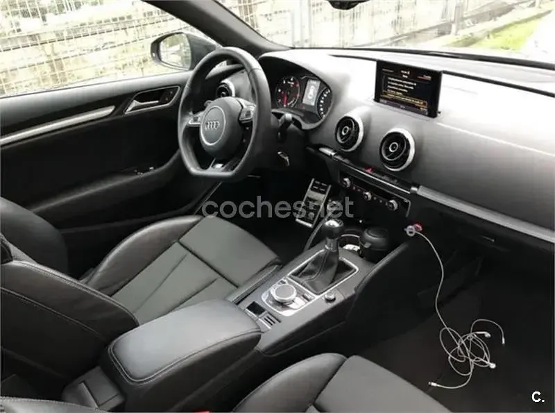 Usado Audi A3 Ambition 150 CV (110 kW) 2014 Gris / plata Berlina