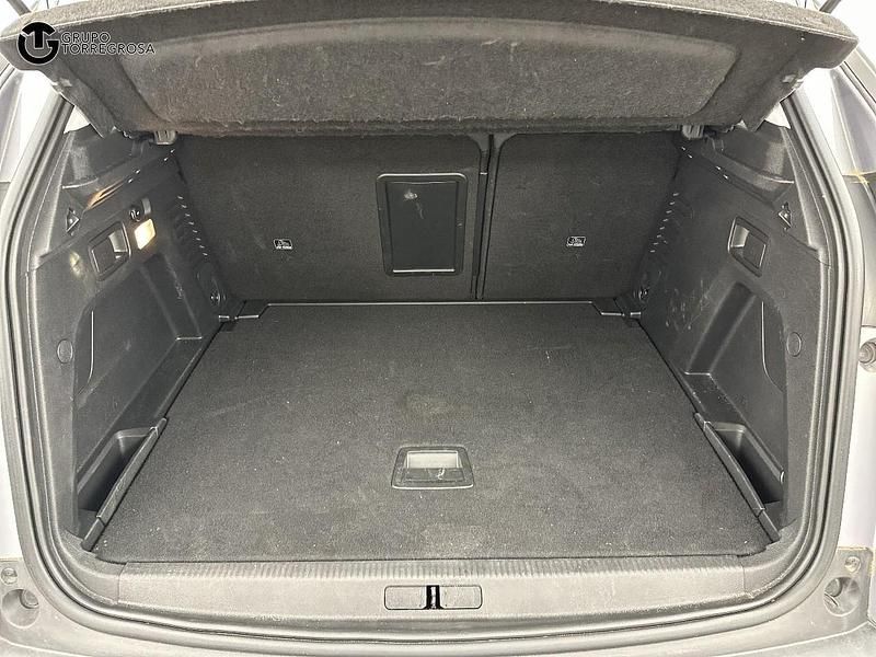 Usado Peugeot 3008 Allure 130 CV (95 kW) 2019 Gris SUV