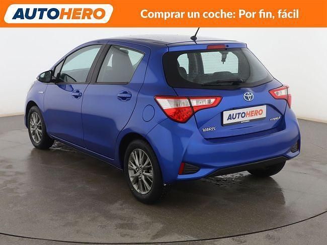 Usado Toyota Yaris Hybrid Active 101 CV (74 kW) 2018 Azul Berlina