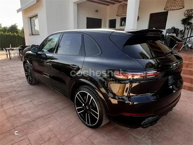 Usado Porsche Cayenne Turbo 550 CV (404 kW) 2020 Negro SUV
