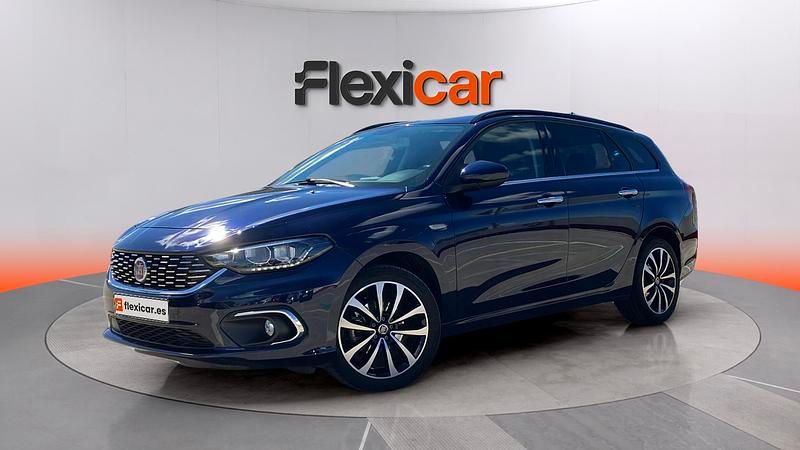 Usado Fiat Tipo Lounge 120 CV (88 kW) 2020 Azul Familiar