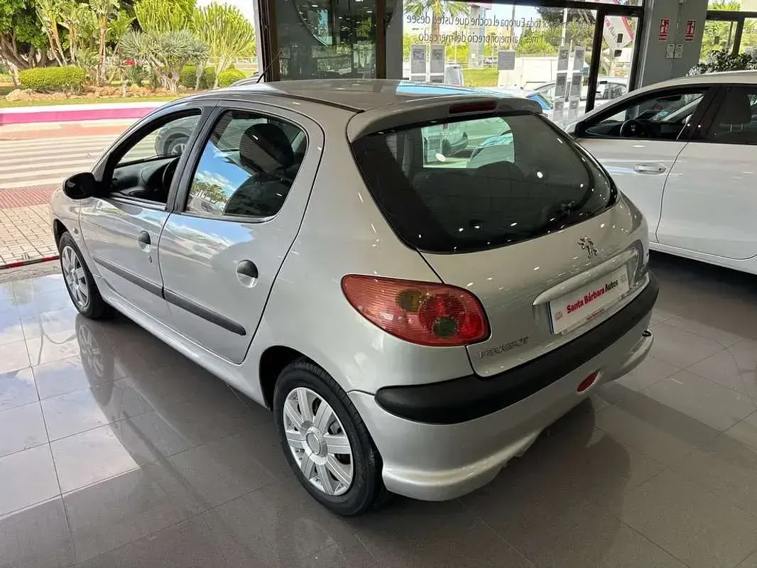 Begagnad Peugeot 206 75 HK (55 kW) 2007 Grå Halvkombi