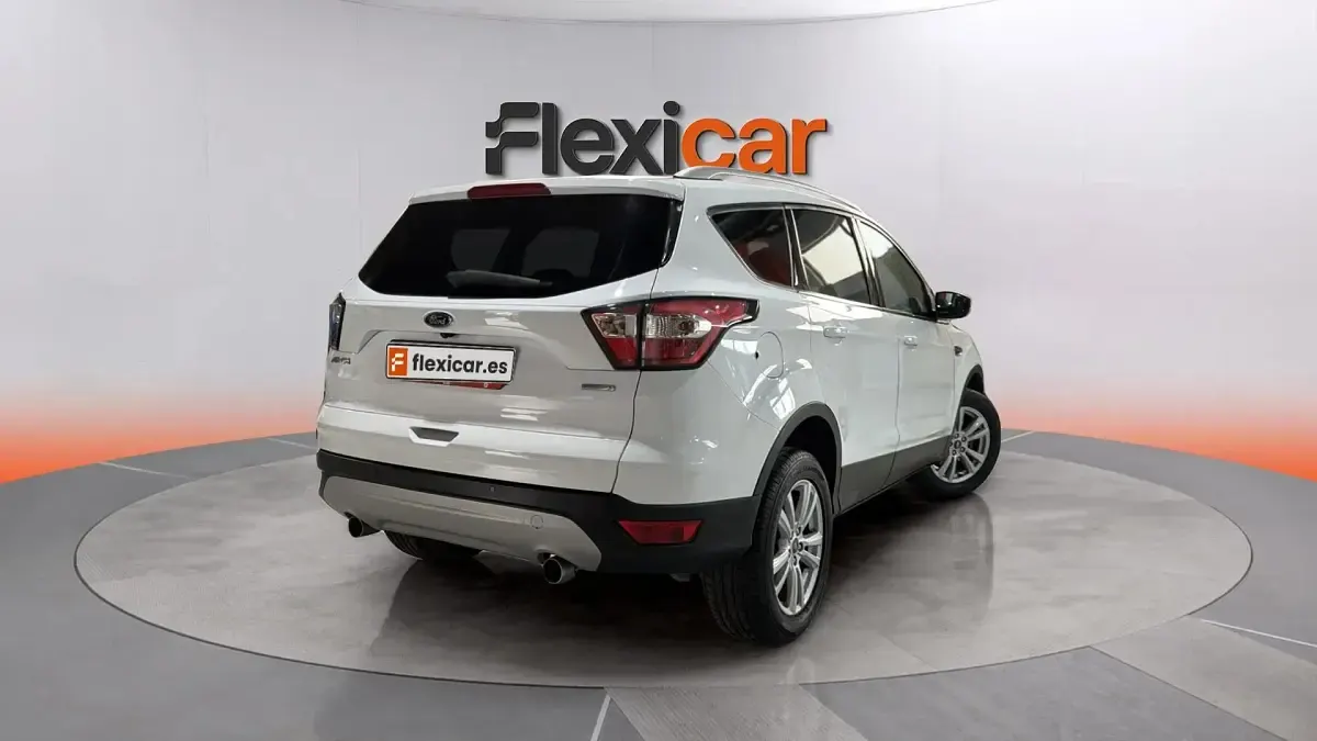 Usado Ford Kuga Titanium 120 CV (88 kW) 2018 Blanco SUV