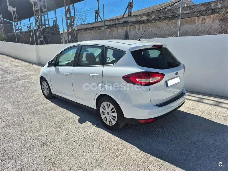 Usado Ford C-MAX Trend 95 CV (69 kW) 2019 Blanco Monovolumen