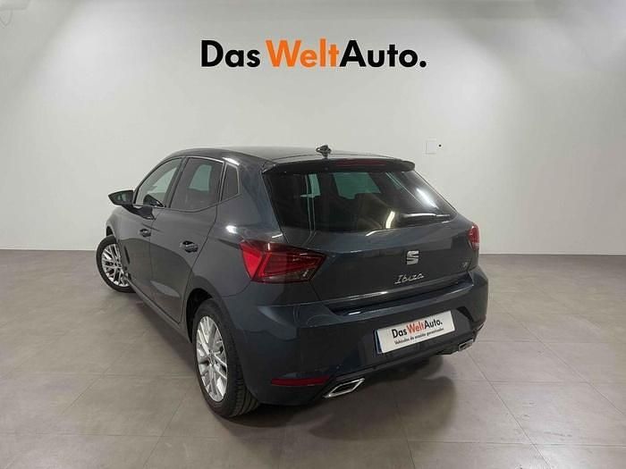 Usado Seat Ibiza FR 115 CV (84 kW) 2025 Gris Utilitario