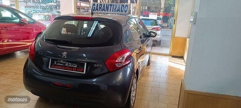 Usado Peugeot 208 Active 80 CV (58 kW) 2013 Gris Utilitario