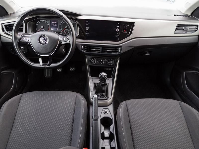 Usado VW Polo Advance 95 CV (69 kW) 2019 Negro Utilitario