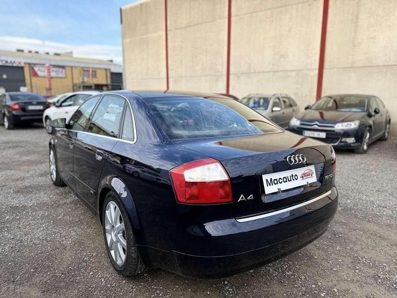 Usado Audi A4 131 CV (96 kW) 2005 Negro Berlina