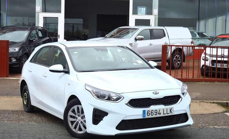 Usado Kia Ceed 101 CV (74 kW) 2021 Blanco Utilitario