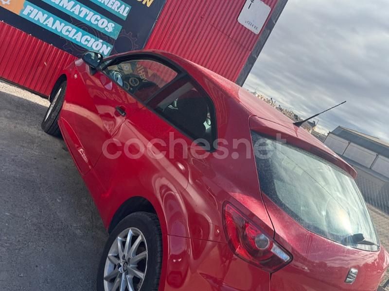 Usado Seat Ibiza SC I-Tech 70 CV (51 kW) 2014 Rojo Utilitario