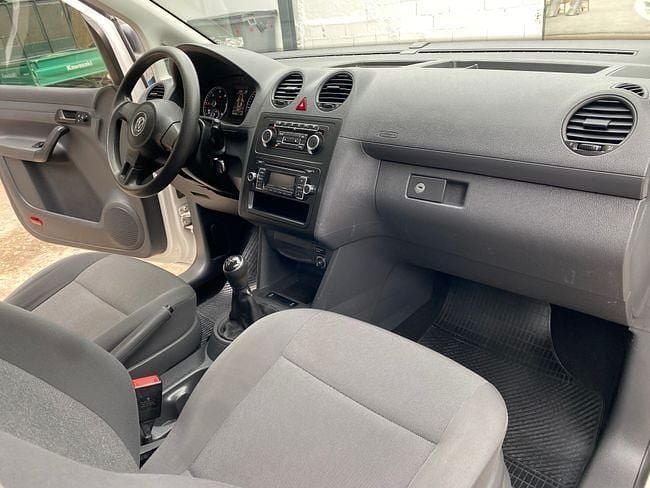 Usado VW Caddy Trendline 102 CV (75 kW) 2014 Blanco Monovolumen