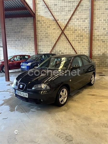 Usado Seat Cordoba Style 100 CV (73 kW) 2009 Negro Berlina