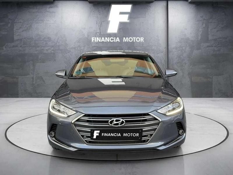 Usado Hyundai Elantra 128 CV (94 kW) 2017 Gris Berlina