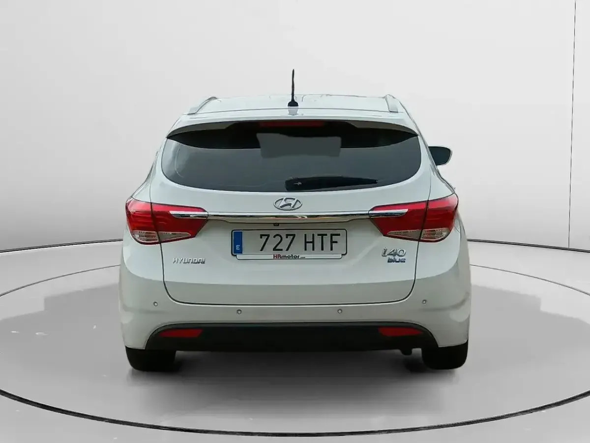 Usado Hyundai i40 136 CV (100 kW) 2013 Blanco Berlina