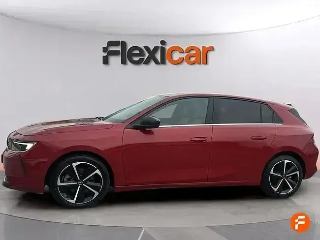 Usado Opel Astra Elegance 130 CV (95 kW) 2023 Granate Berlina
