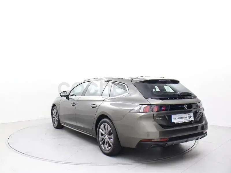 Usado Peugeot 508 SW Active 130 CV (95 kW) 2020 Gris / plata Familiar