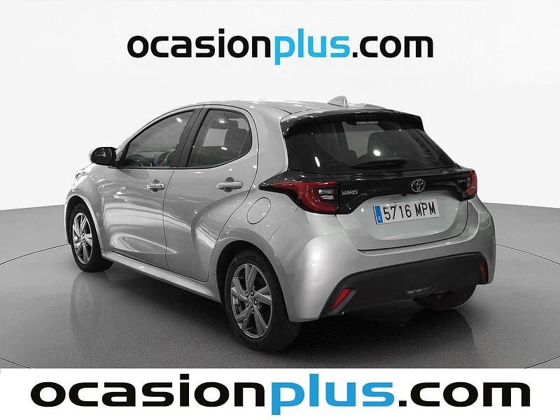 Usado Toyota Yaris Hybrid Active 116 CV (85 kW) 2024 Gris Berlina