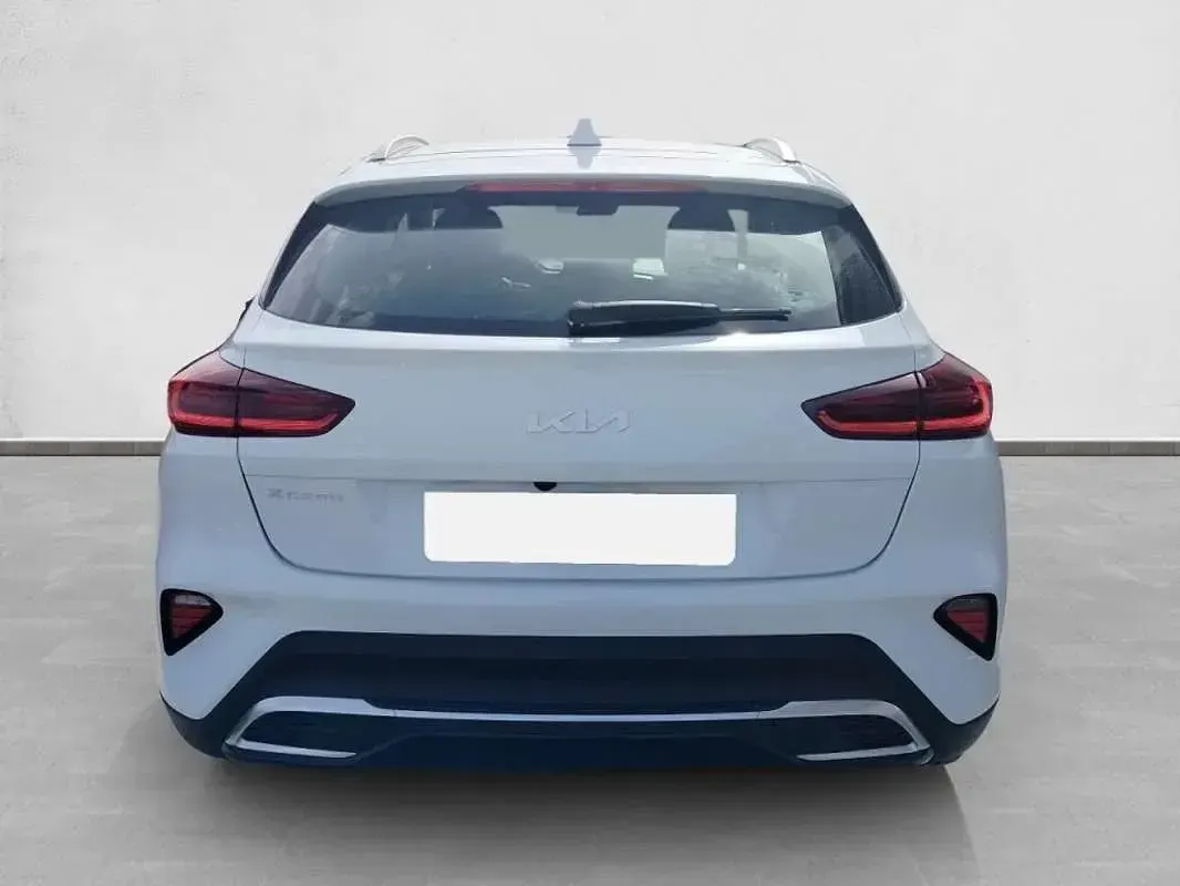 Usado Kia XCeed 101 CV (74 kW) 2025 Blanco SUV