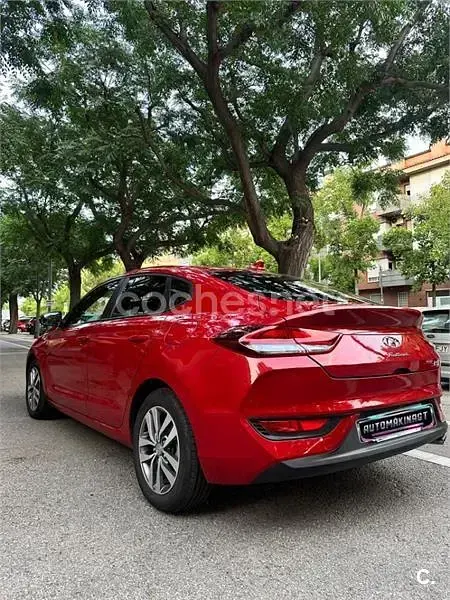 Usado Hyundai i30 N Line 120 CV (88 kW) 2019 Rojo Berlina