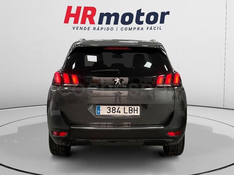 Usado Peugeot 5008 Allure 131 CV (96 kW) 2019 Gris / plata SUV
