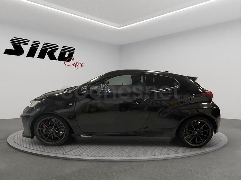 Usado Toyota Yaris 261 CV (191 kW) 2021 Negro Utilitario