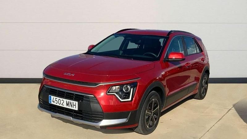 Usado Kia Niro 141 CV (103 kW) 2024 Rojo SUV