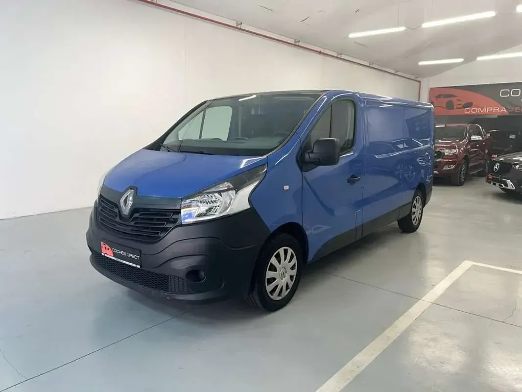 Usado Renault Trafic 120 CV (88 kW) 2018 Azul Monovolumen